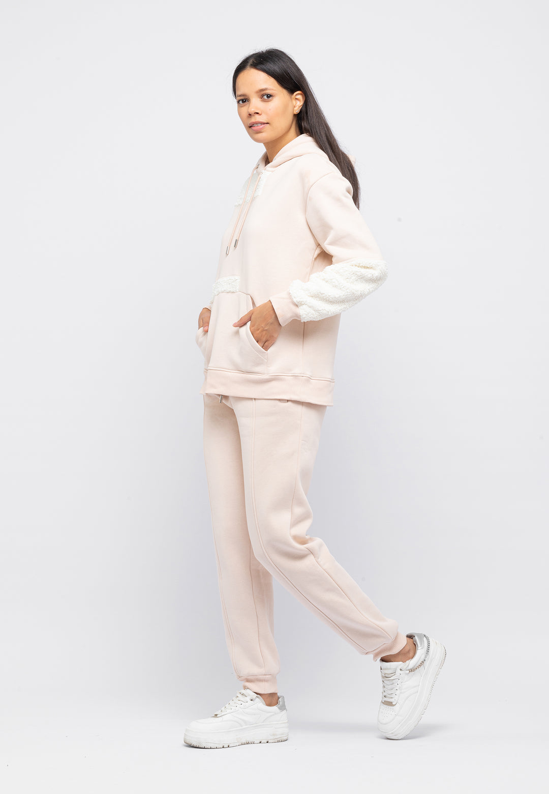 Cozy Elegance: Plush-Lined Women's Tracksuit Set with Kangaroo Pocket Sweatshirt