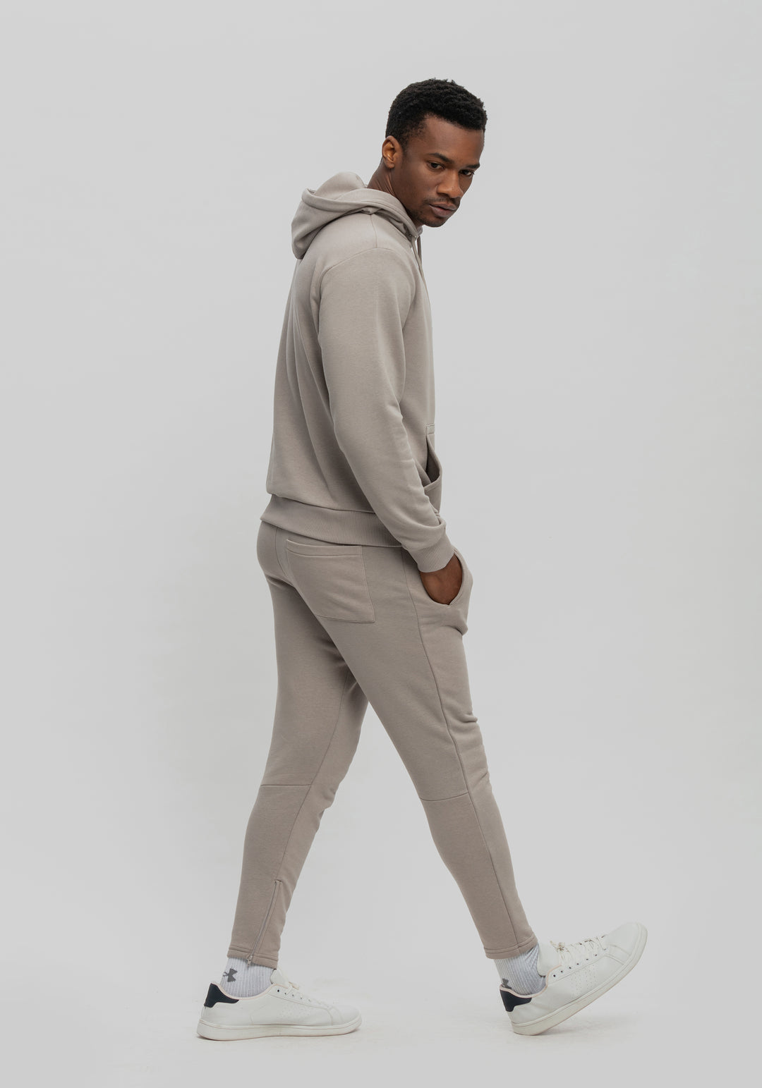 MEN'S OVERSIZE FIT TRACKSUIT WITH EMROIDERY CHEST AND BACK