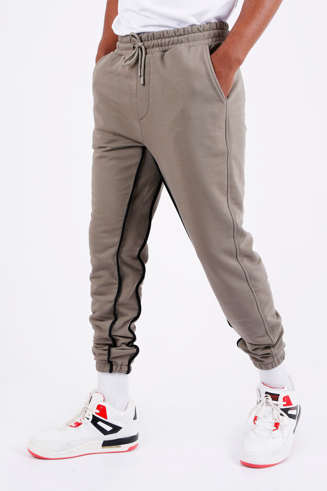 Men's tracksuit with stripes, elastic cuff